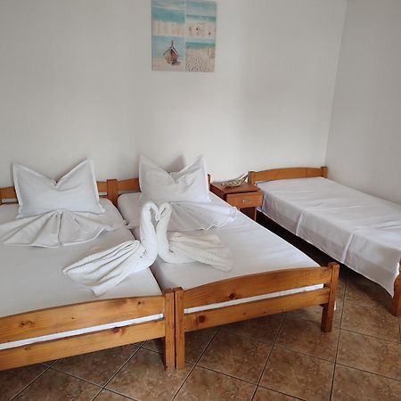 מלון Două Mai Casa Ellamy מראה חיצוני תמונה