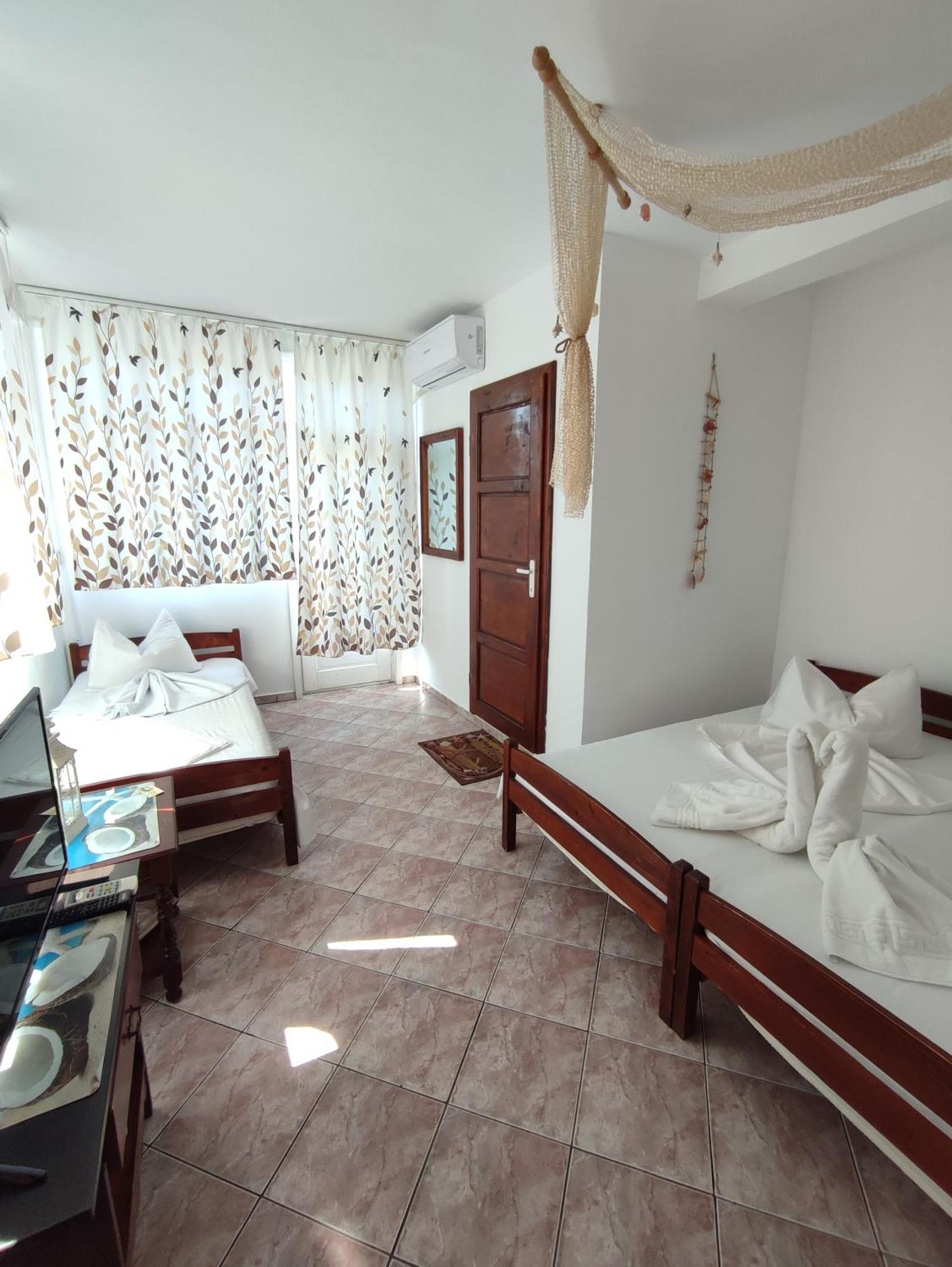 מלון Două Mai Casa Ellamy מראה חיצוני תמונה